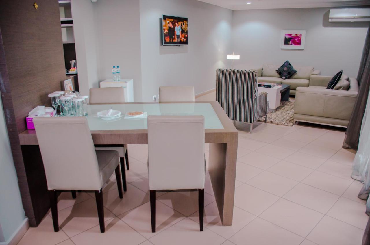 Hotel Milenio Нампула Екстериор снимка