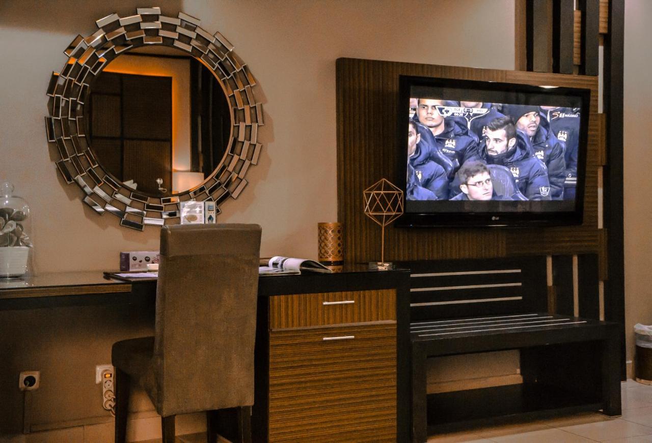 Hotel Milenio Нампула Екстериор снимка