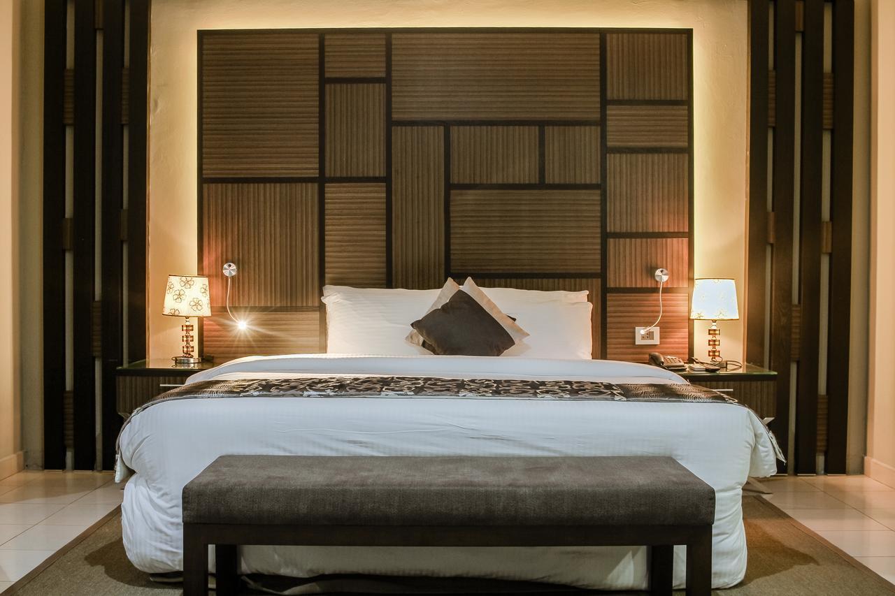 Hotel Milenio Нампула Екстериор снимка